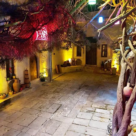 Hotell Armesos Cave