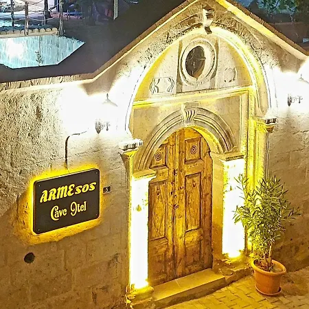 Hotell Armesos Cave *