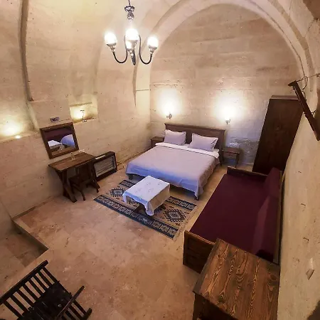 Armesos Cave فندق أوروغوبْ