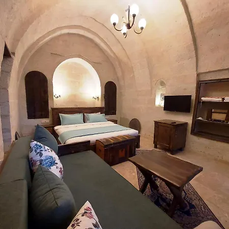 Armesos Cave فندق أوروغوبْ