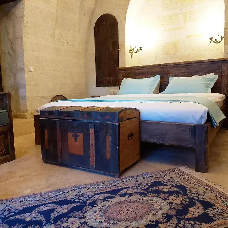 Armesos Cave فندق أوروغوبْ