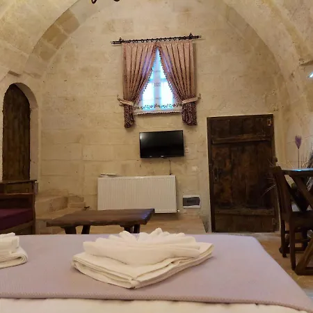 Armesos Cave أوروغوبْ