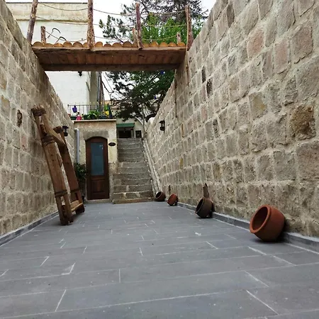 Armesos Cave أوروغوبْ