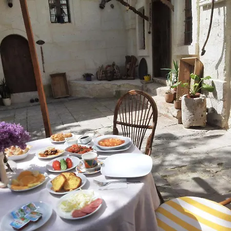 Hotel Armesos Cave