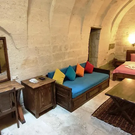 Armesos Cave فندق *