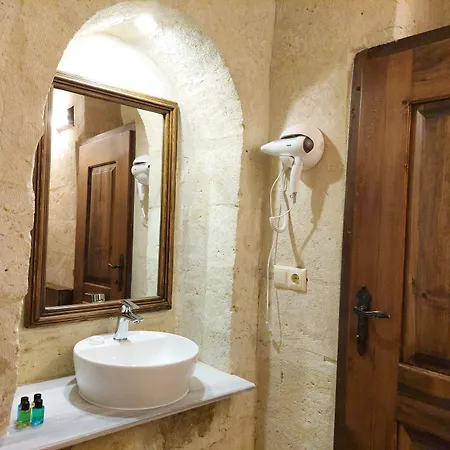 Armesos Cave * أوروغوبْ