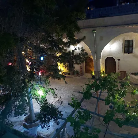 Hotel Armesos Cave *