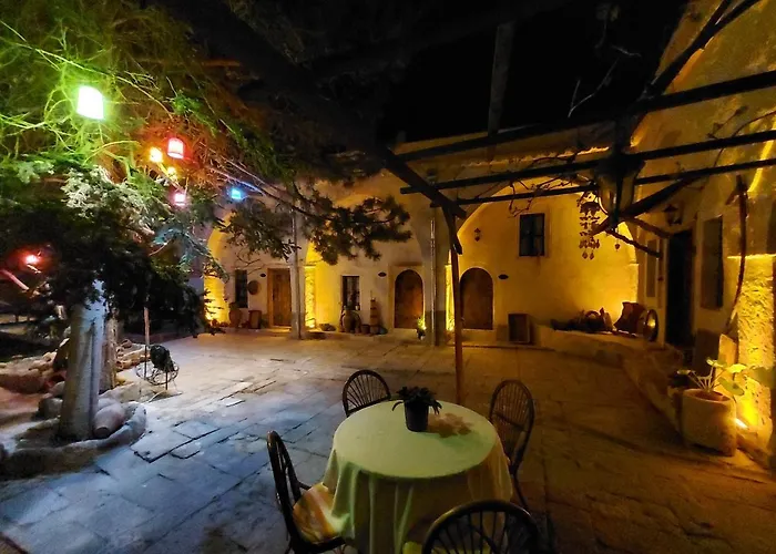 Armesos Cave فندق *