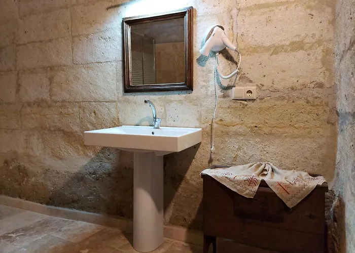 Hotel Armesos Cave *