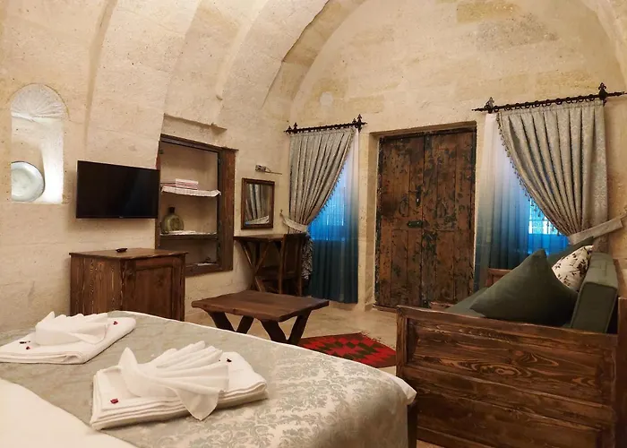 Armesos Cave فندق