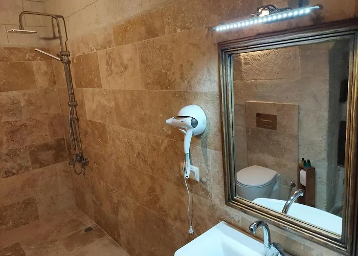 Armesos Cave Hotel *