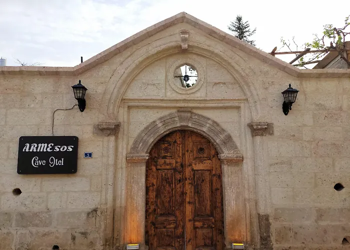 Armesos Cave Hotel *